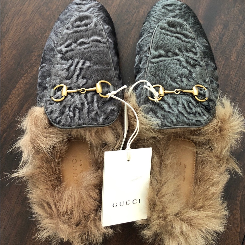 GUCCI SHEARLING FUR MULES NEW reg $1890 sz. 7.5